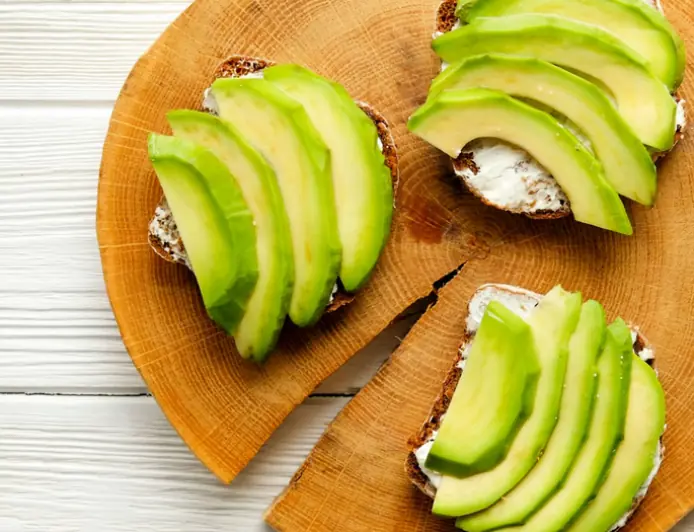 Tartines avocat œuf dur et radis